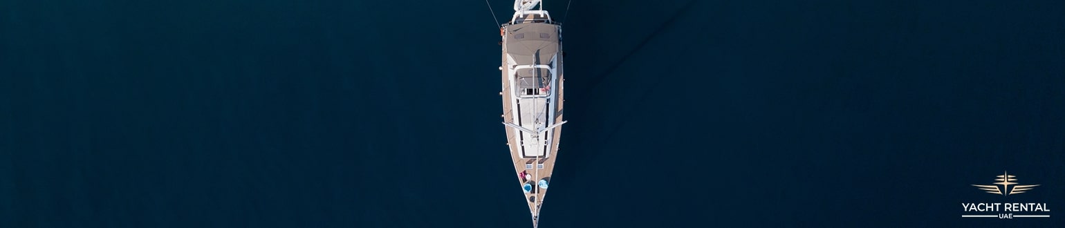 yacht sailing in Dubai