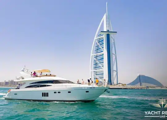 What to Expect on a 1 Hour Yacht Ride Dubai
