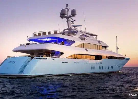 how to rent a private yacht