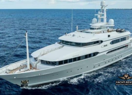 How Much Does a 100-Foot Yacht Cost